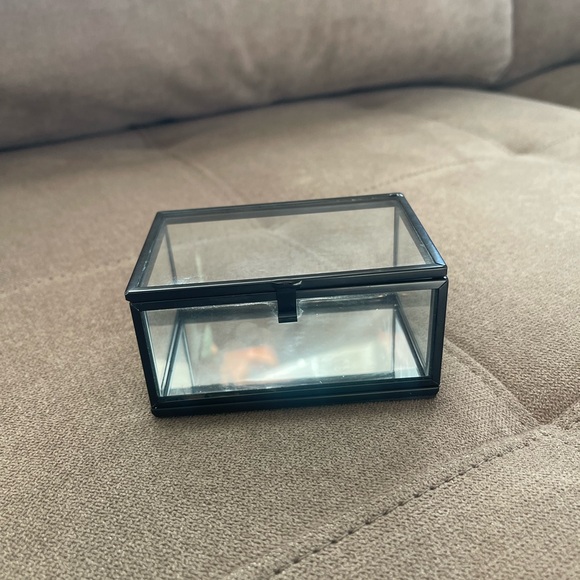 Set of two H&M Clear Glass Jewelry Boxes - Picture 2 of 7